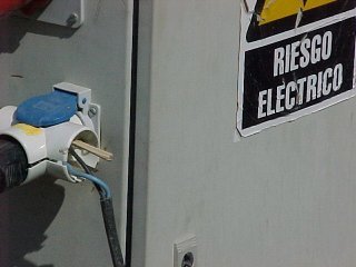 ELECTRICO 01 FOTOS PREVENCION SEALIZACION